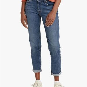 Brand new with tags Levi’s Boyfriend jeans. 28x27